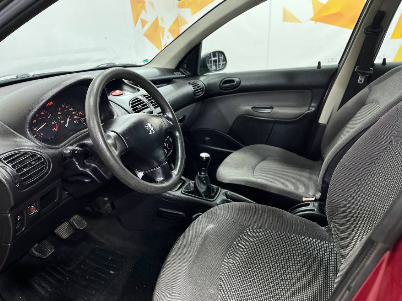PEUGEOT 206