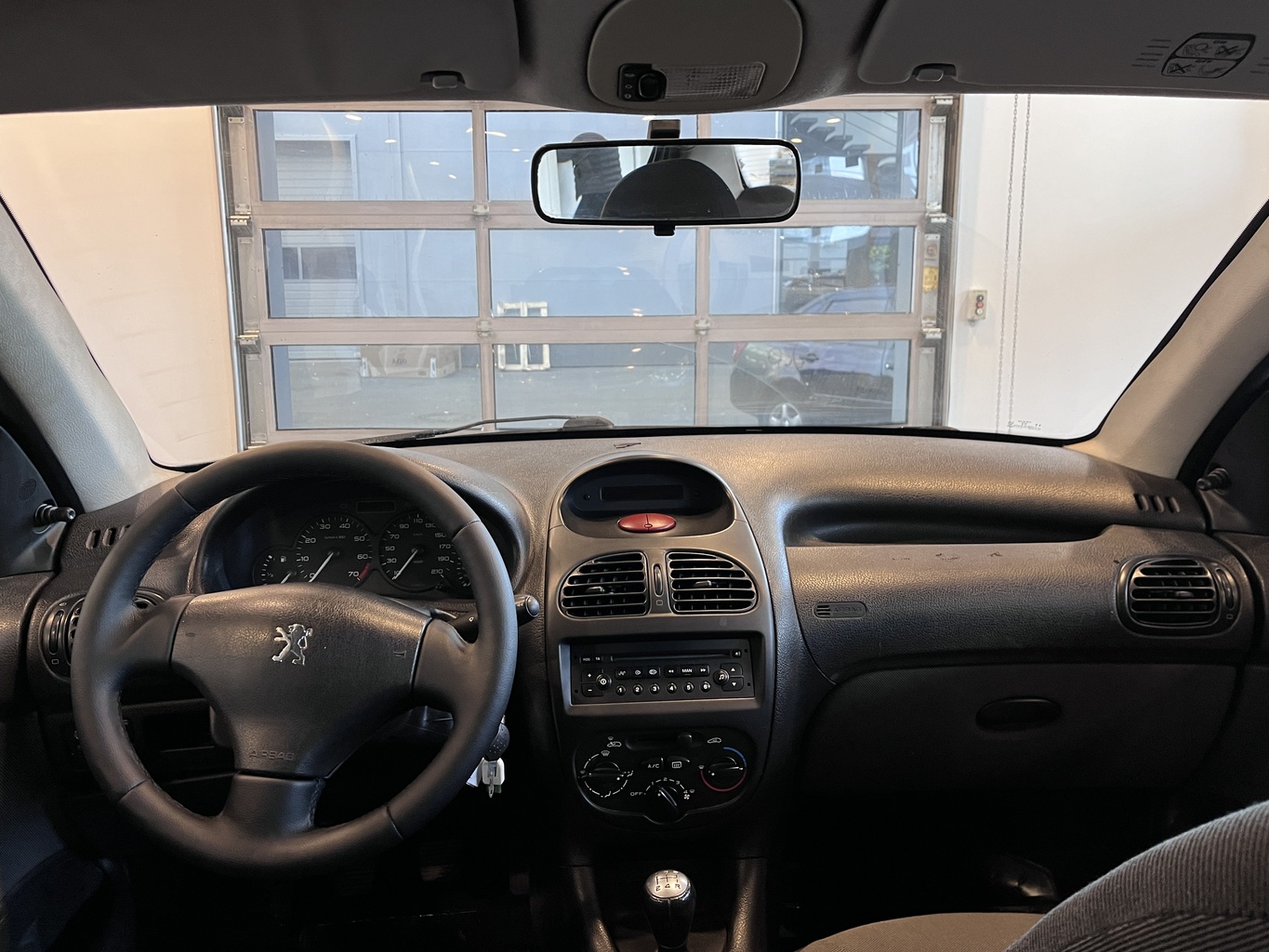 PEUGEOT 206