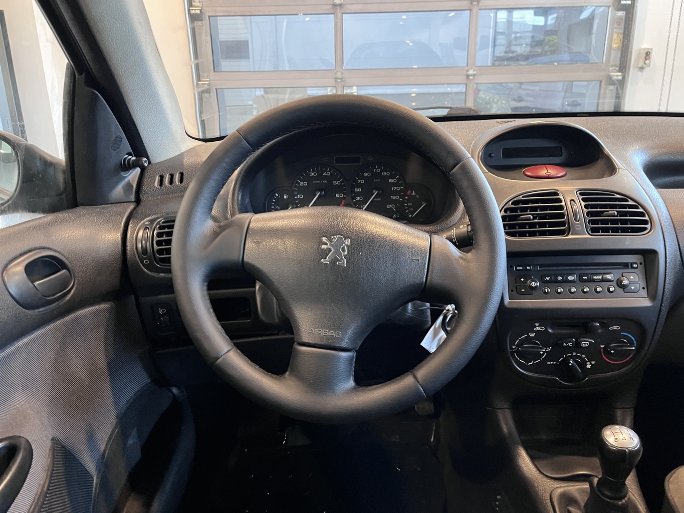 PEUGEOT 206