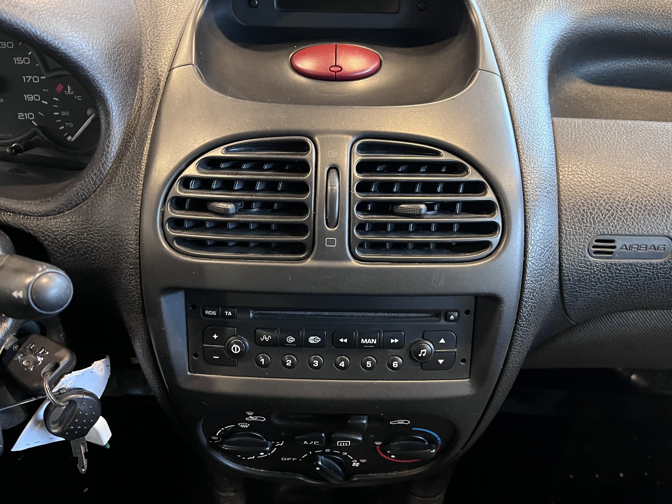 PEUGEOT 206