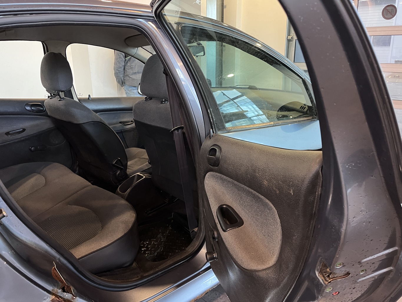 PEUGEOT 206