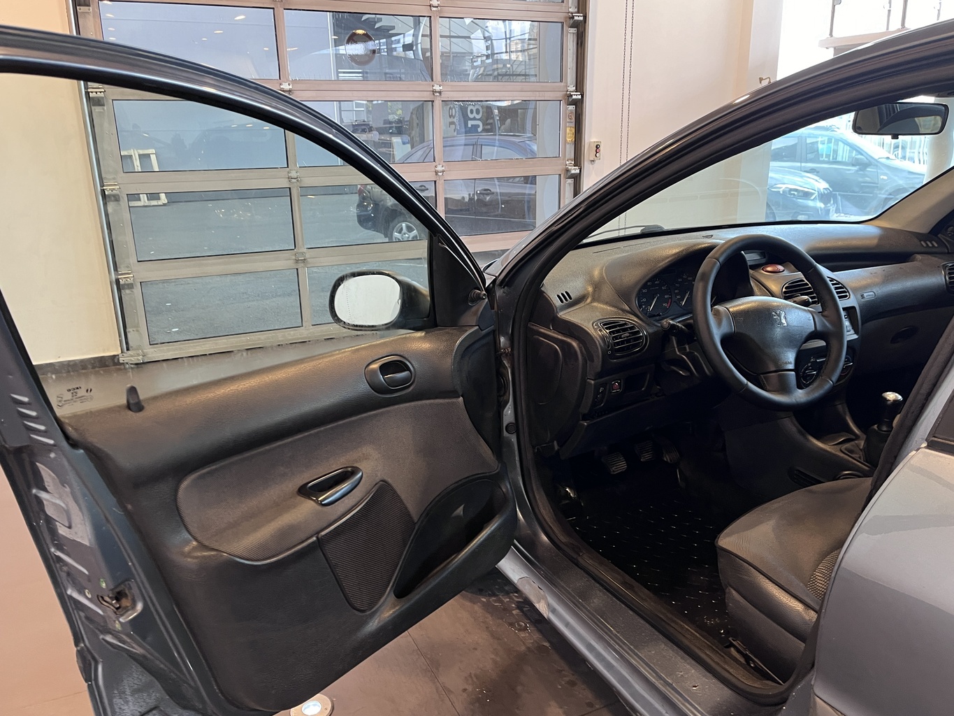 PEUGEOT 206