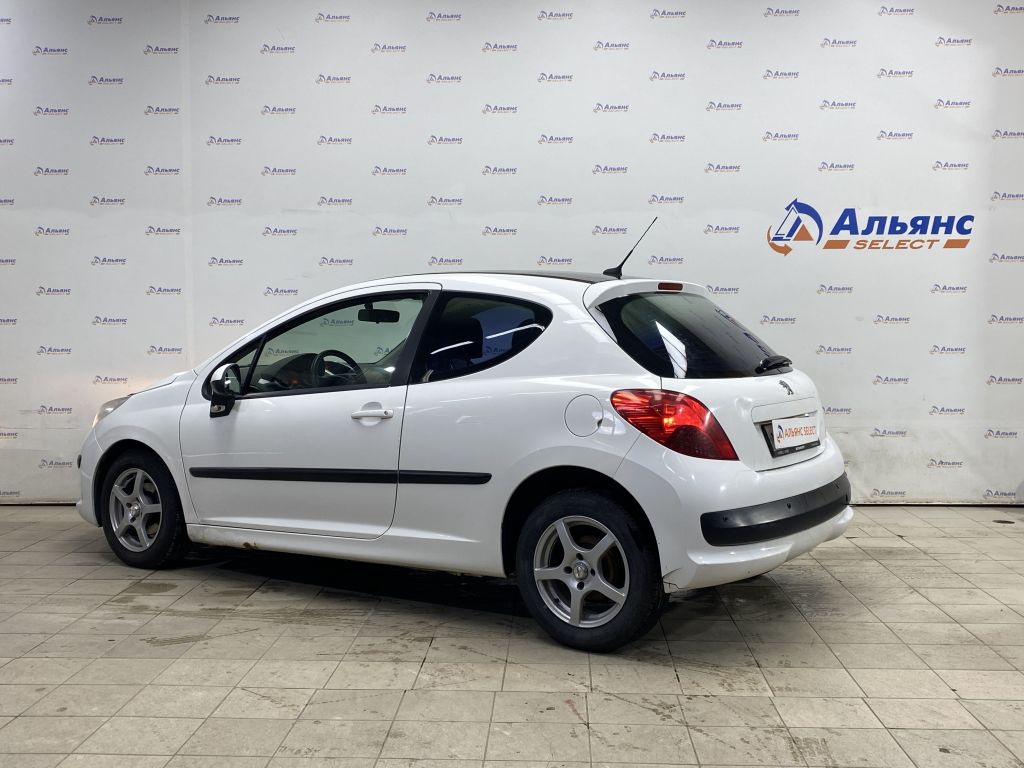 PEUGEOT 207