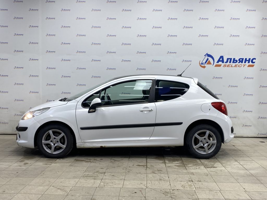 PEUGEOT 207