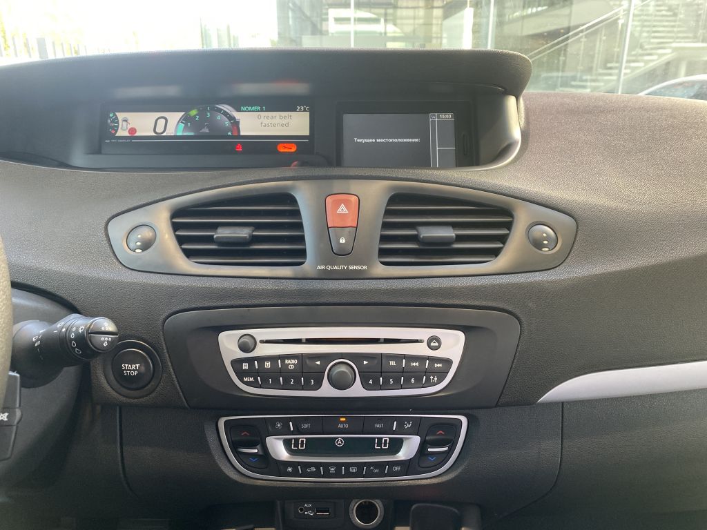 RENAULT SCENIC