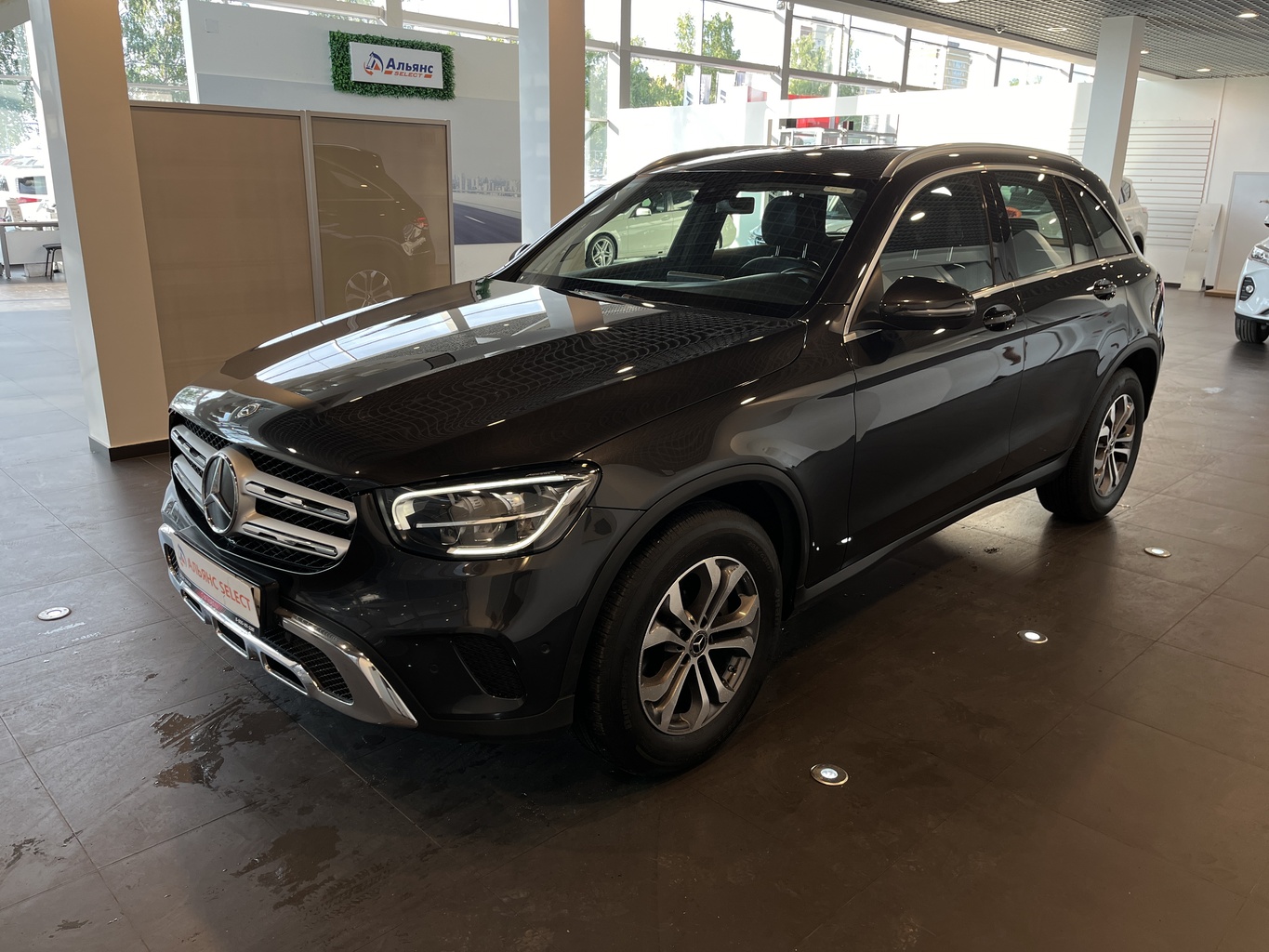 MERCEDES-BENZ GLC
