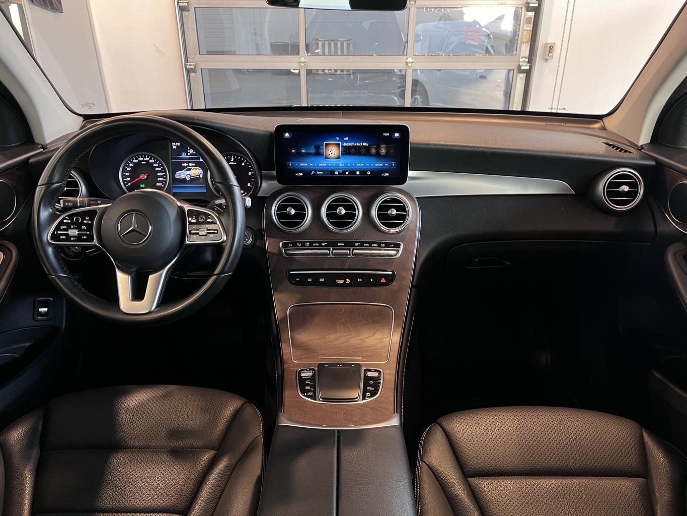 MERCEDES-BENZ GLC