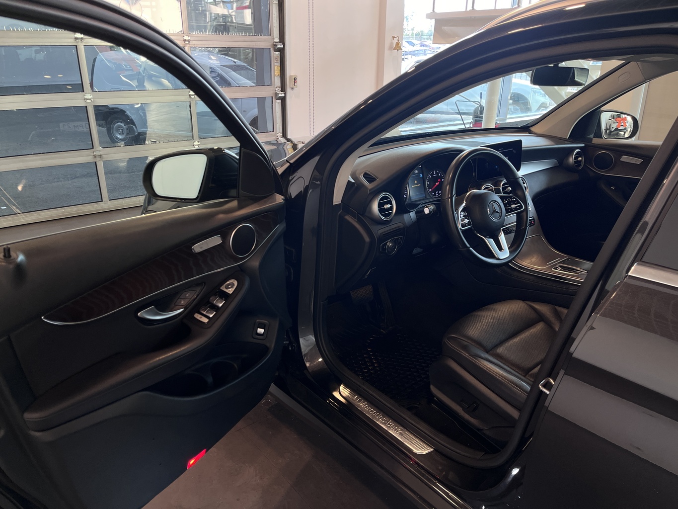 MERCEDES-BENZ GLC
