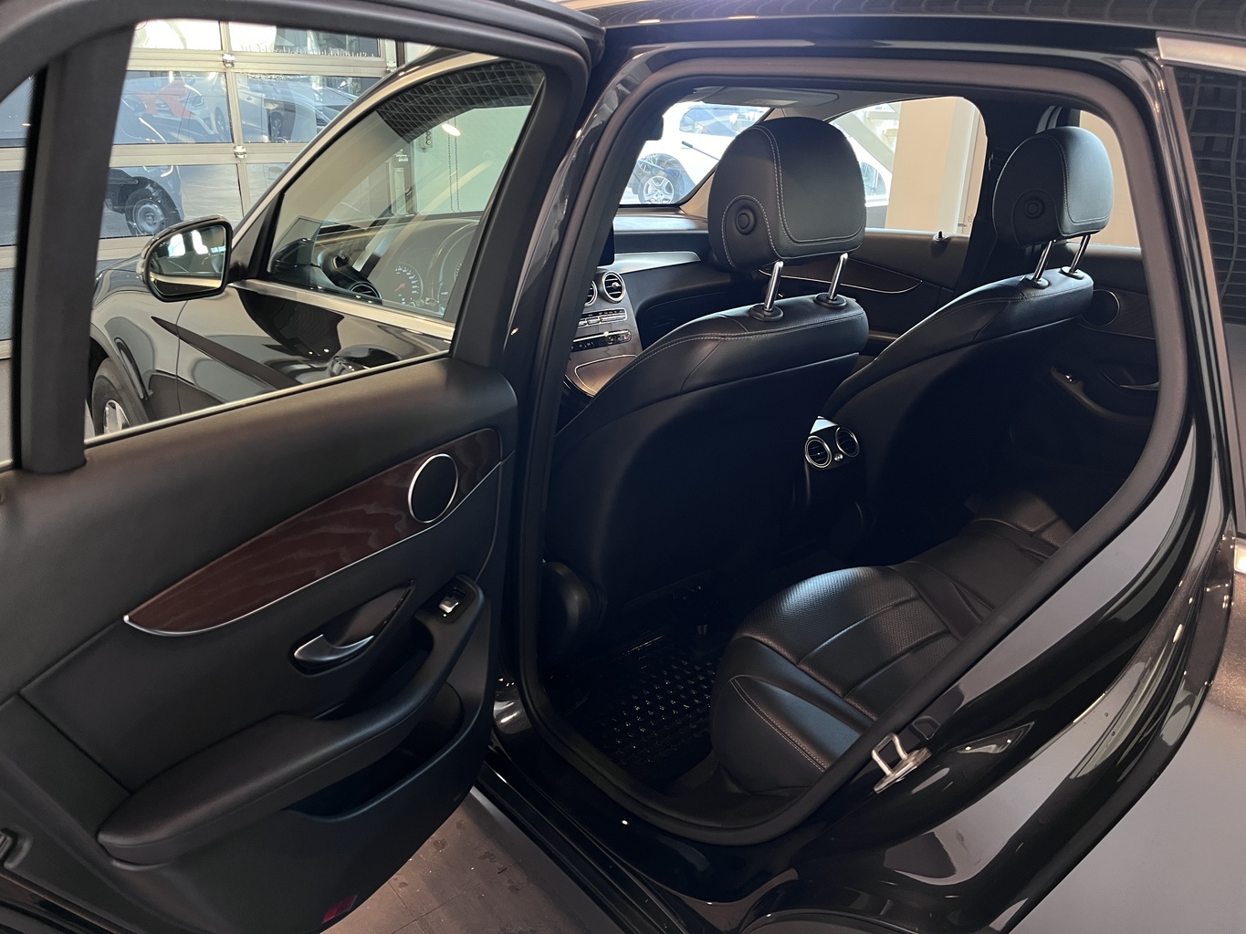 MERCEDES-BENZ GLC