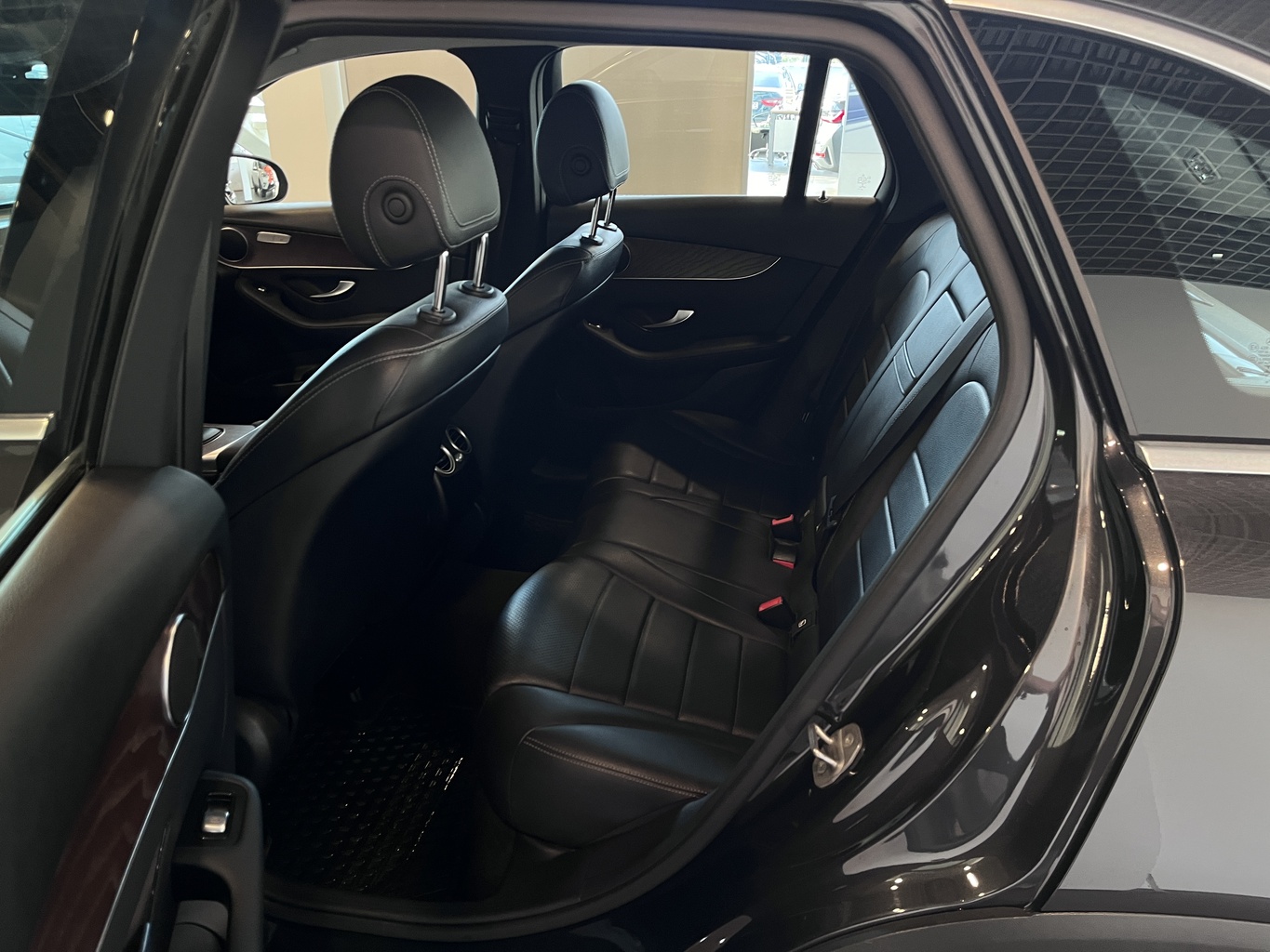 MERCEDES-BENZ GLC