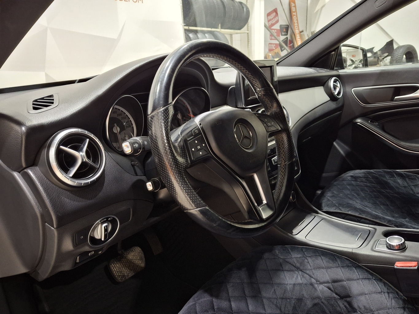 MERCEDES-BENZ CLA