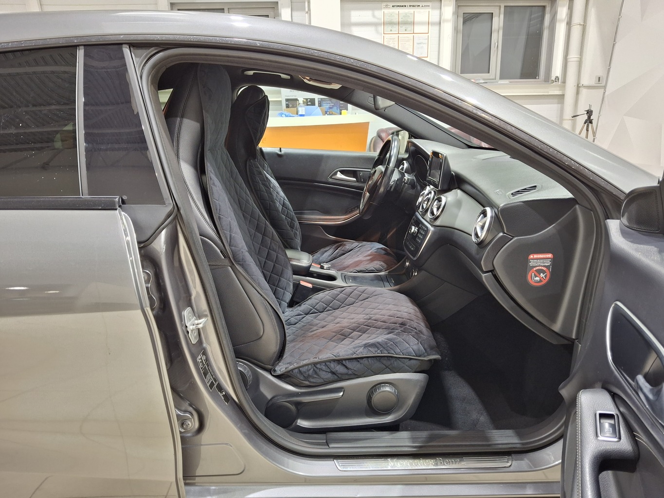 MERCEDES-BENZ CLA