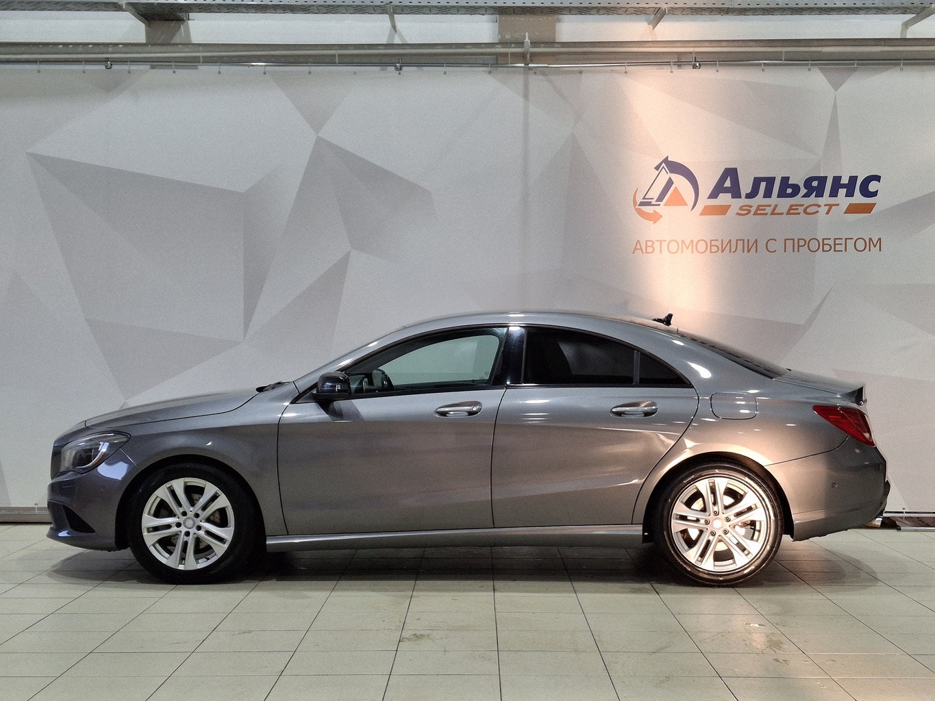 MERCEDES-BENZ CLA