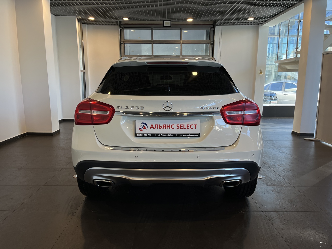 MERCEDES-BENZ GLA