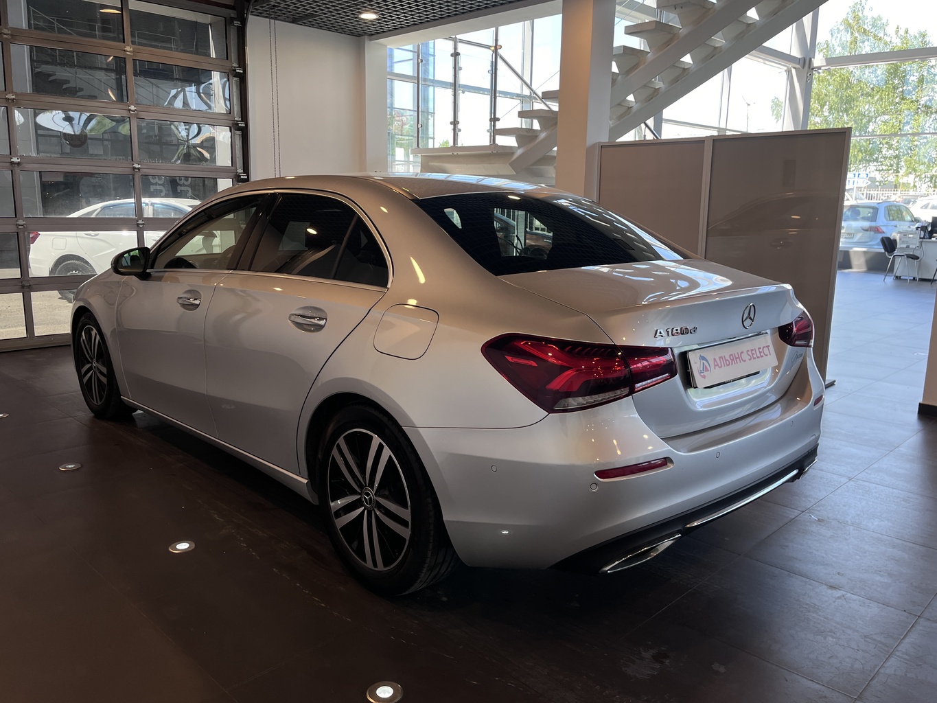 MERCEDES-BENZ A160