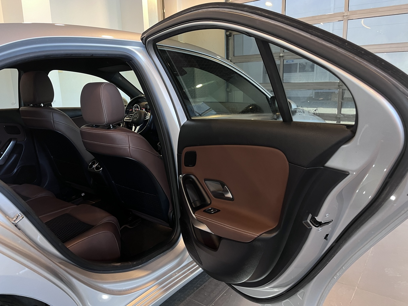 MERCEDES-BENZ A160