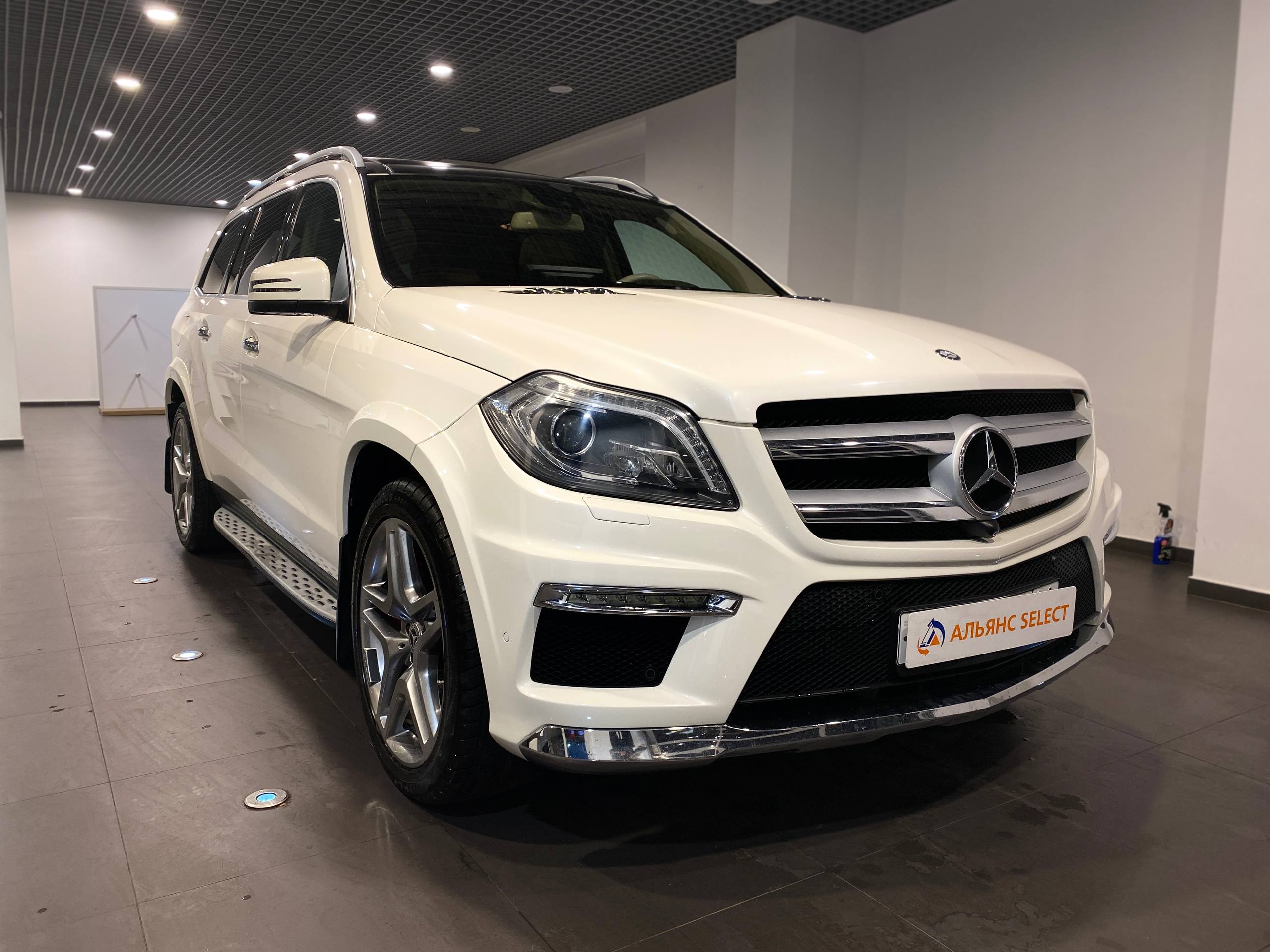 MERCEDES-BENZ GL350