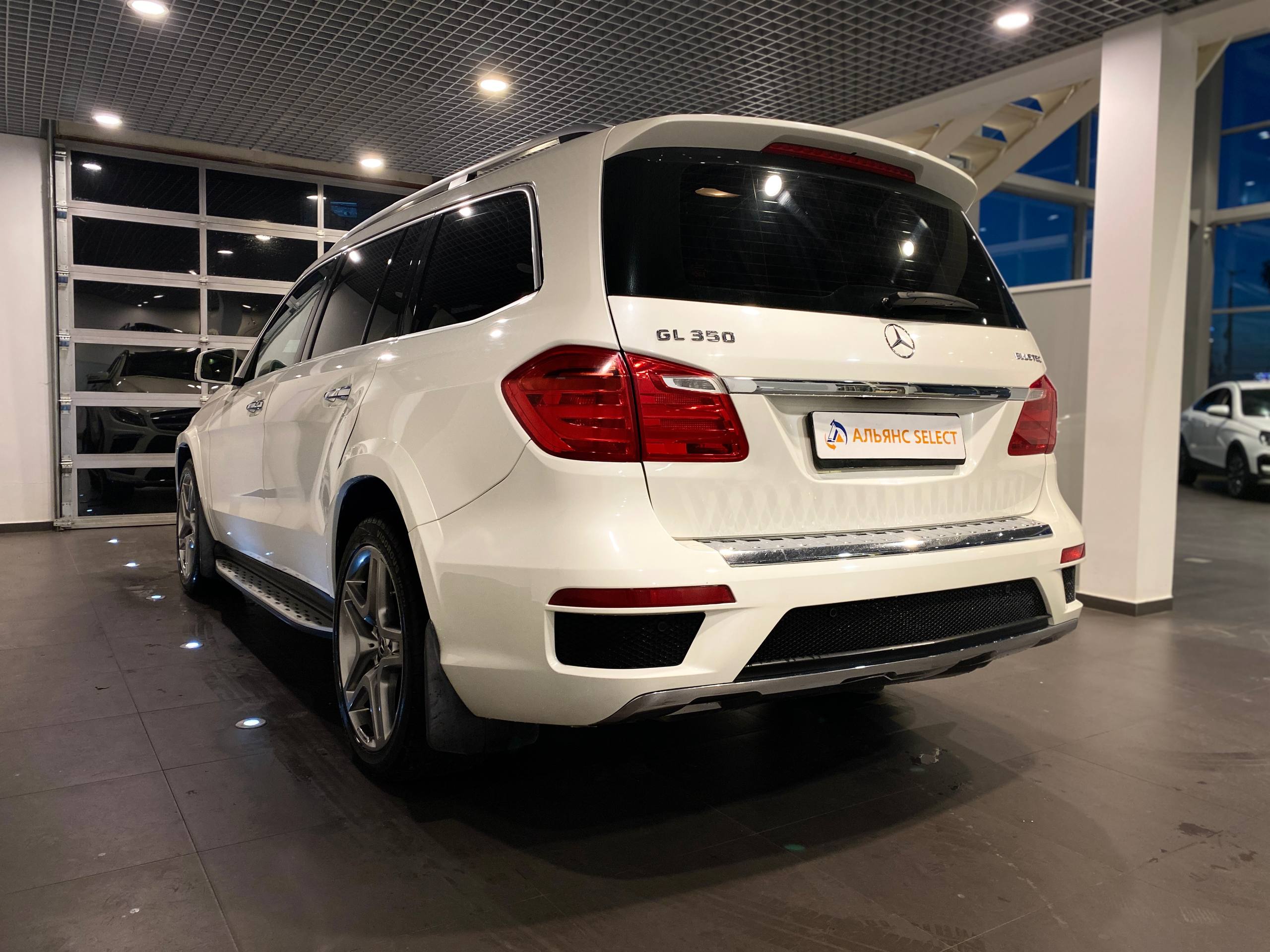 MERCEDES-BENZ GL350