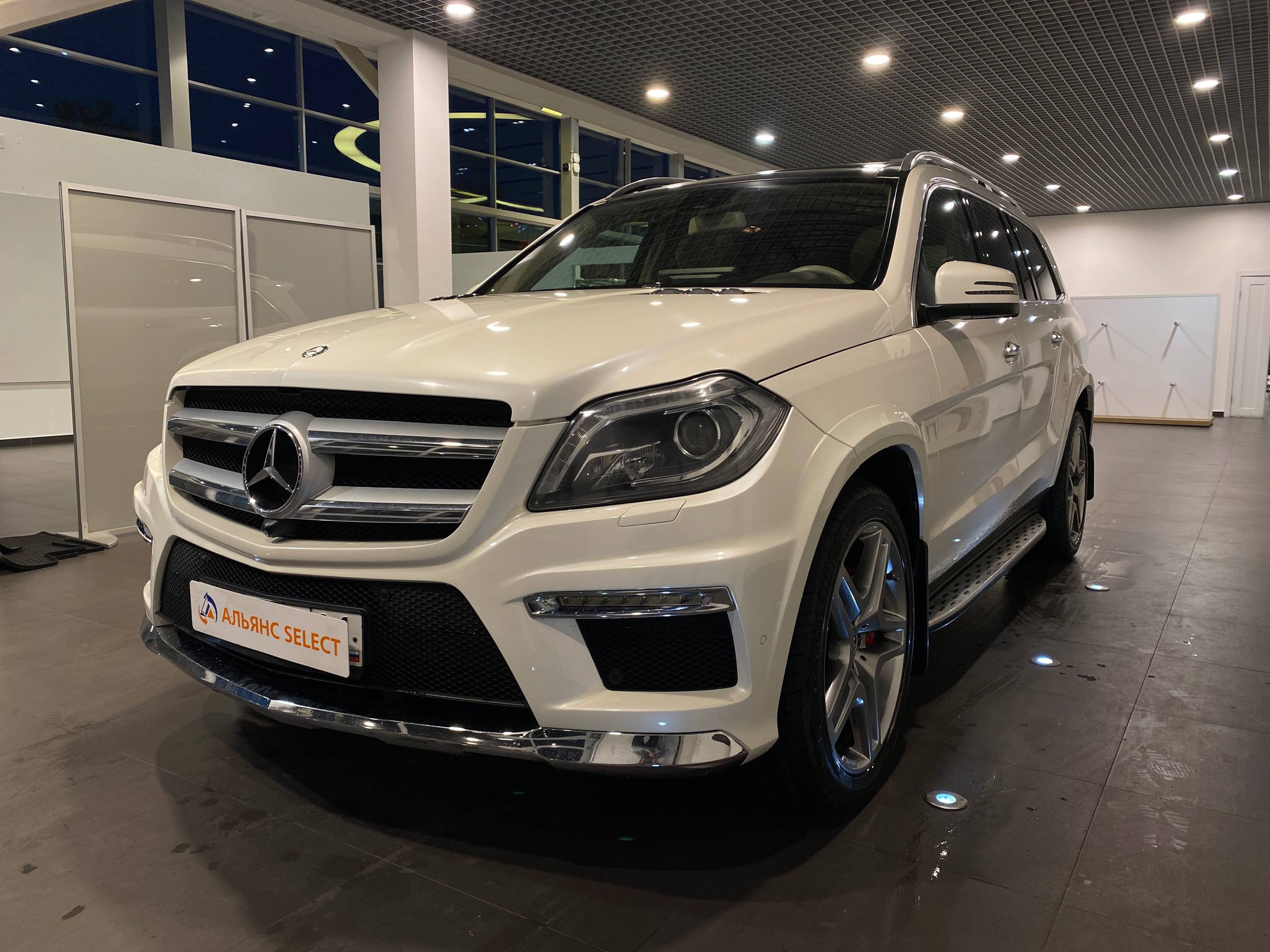 MERCEDES-BENZ GL350