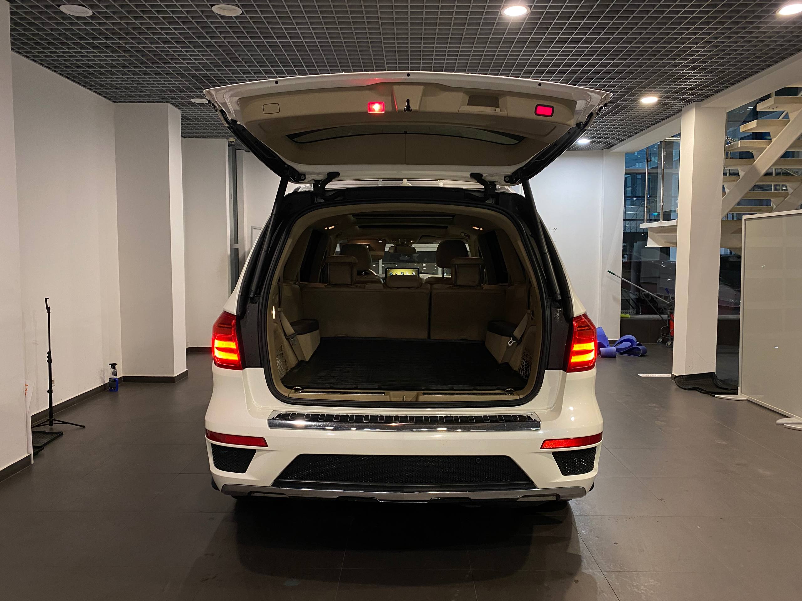 MERCEDES-BENZ GL350