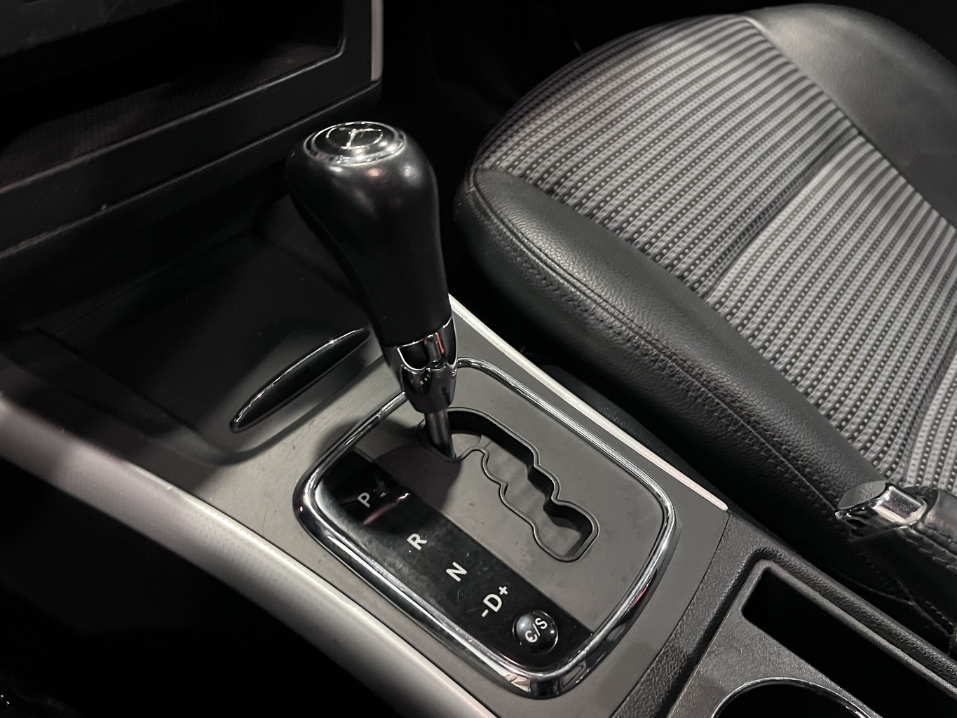 MERCEDES-BENZ A200
