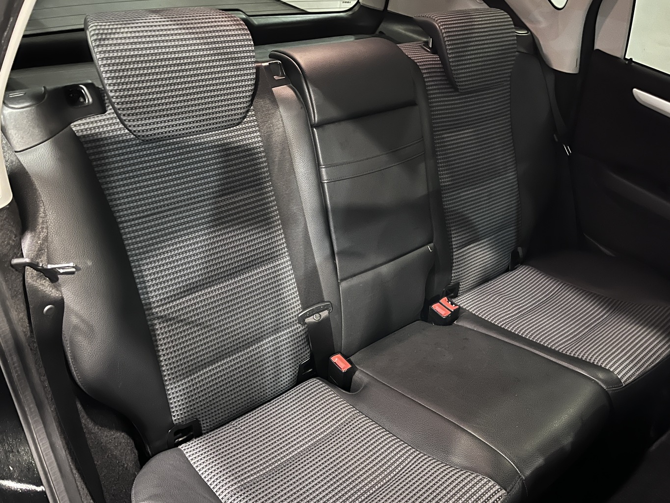 MERCEDES-BENZ A200