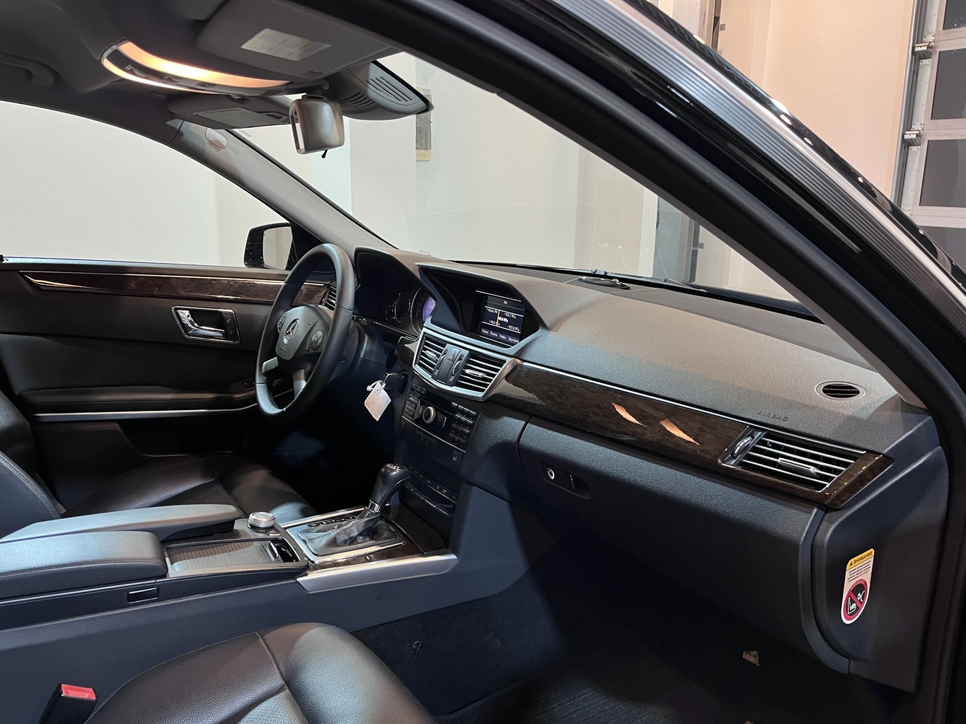 MERCEDES-BENZ E
