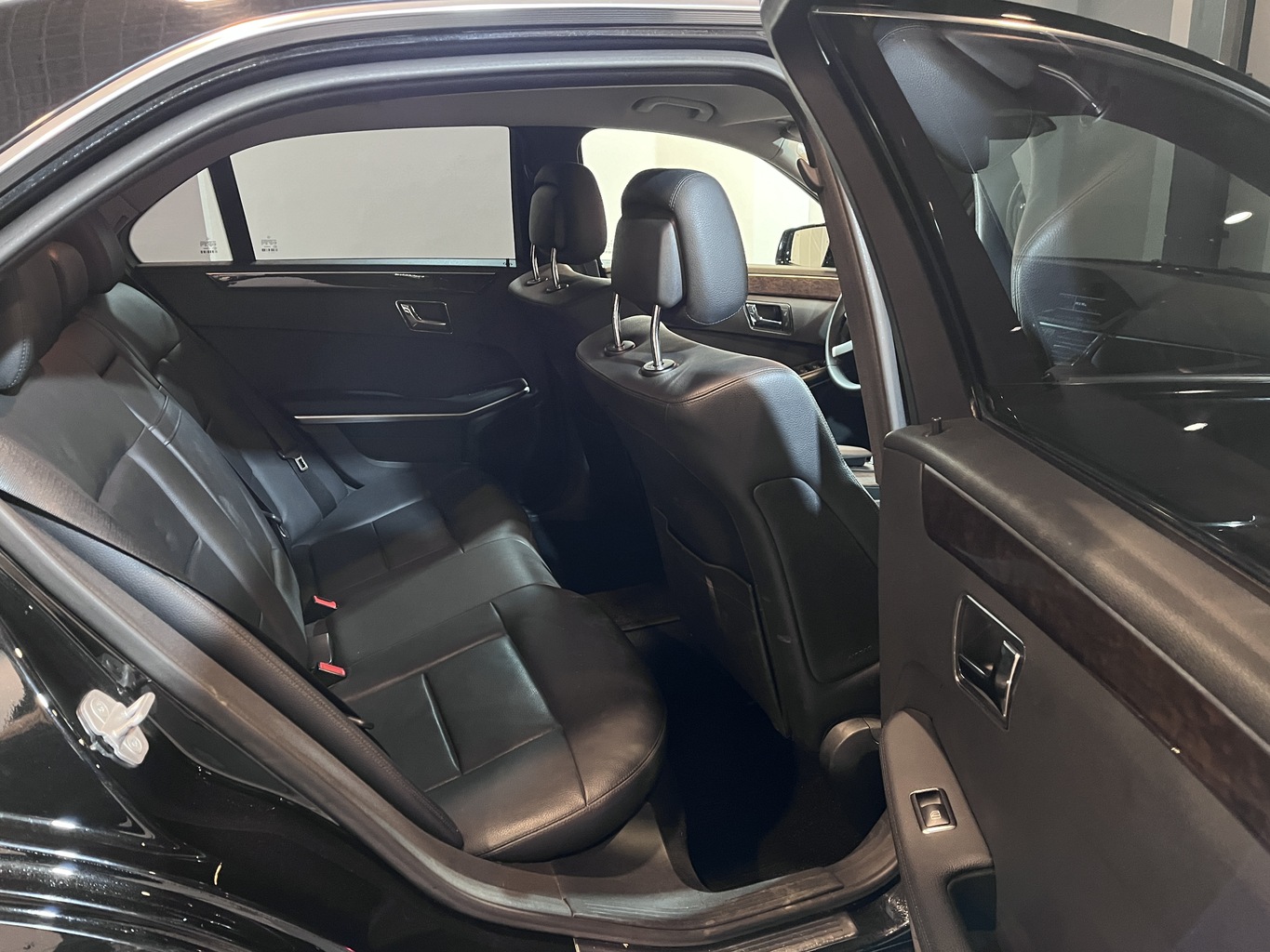 MERCEDES-BENZ E