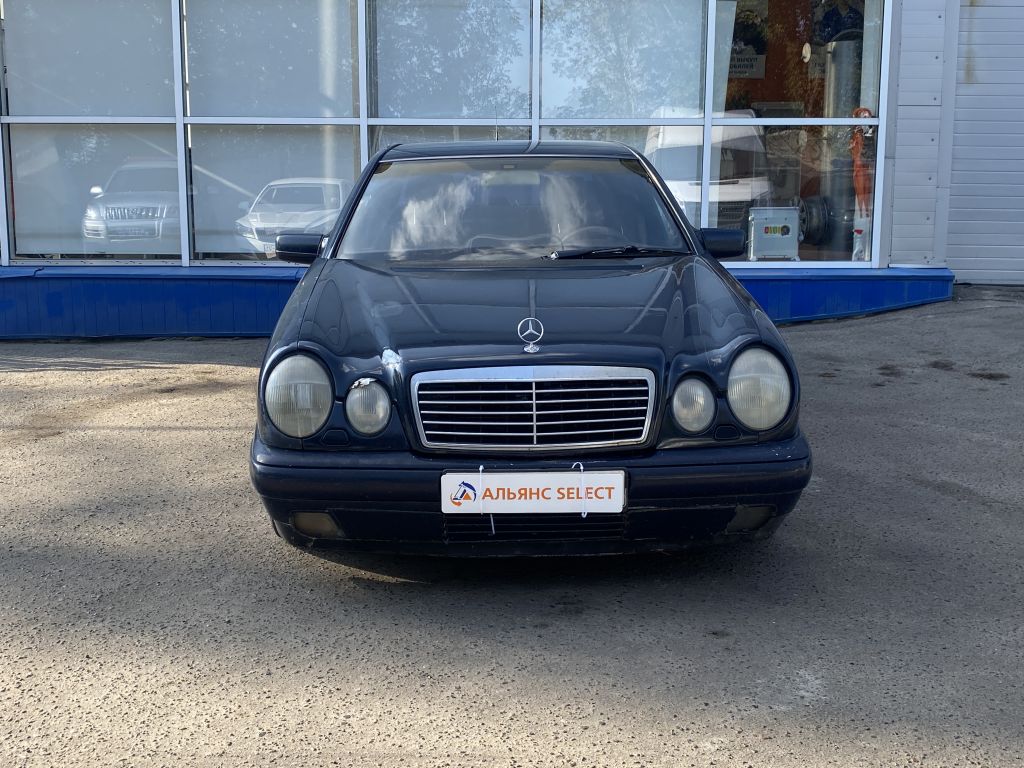 MERCEDES-BENZ E