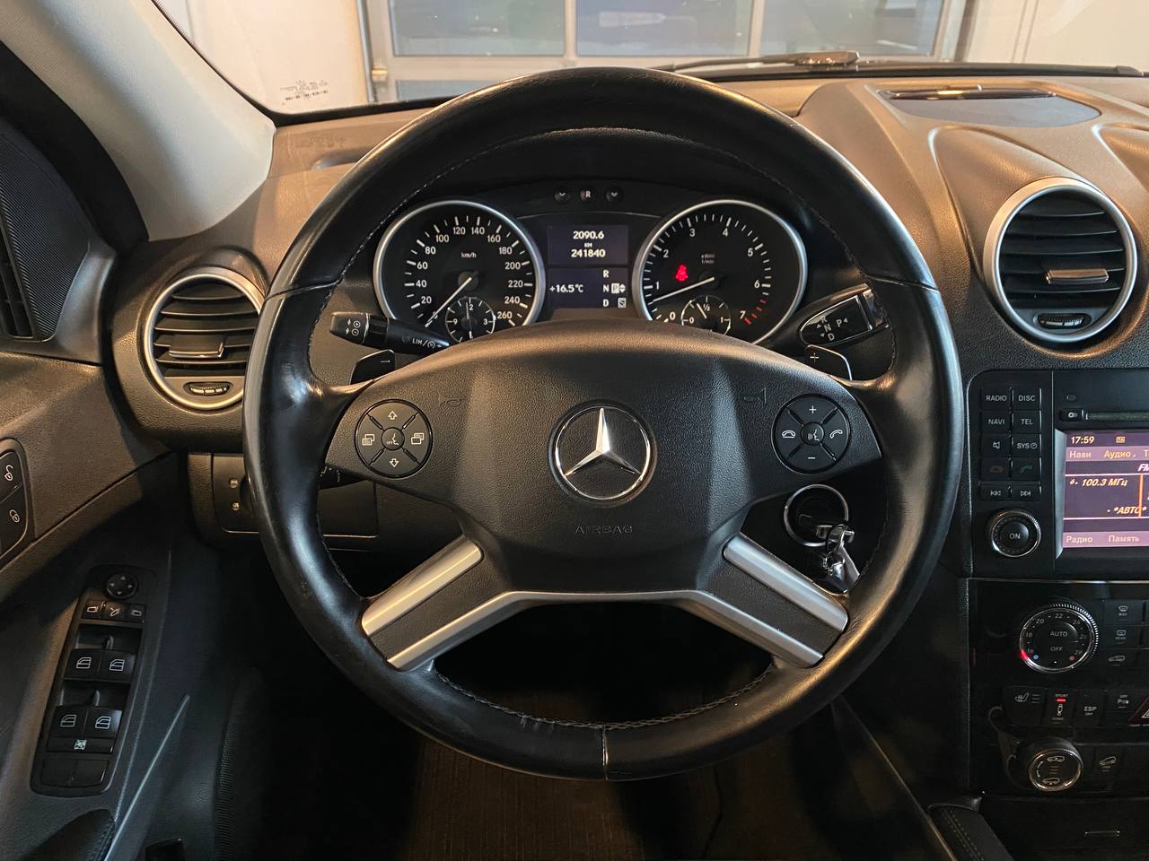 MERCEDES-BENZ ML350