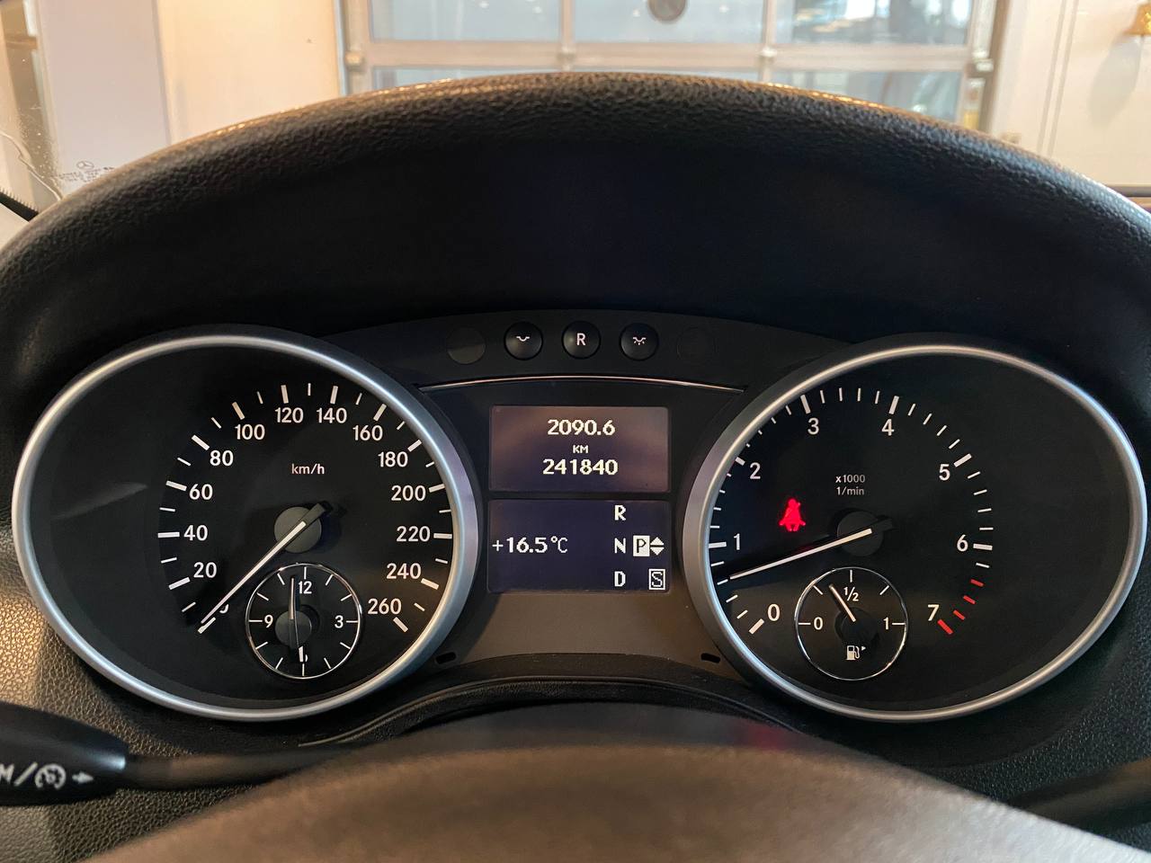 MERCEDES-BENZ ML350