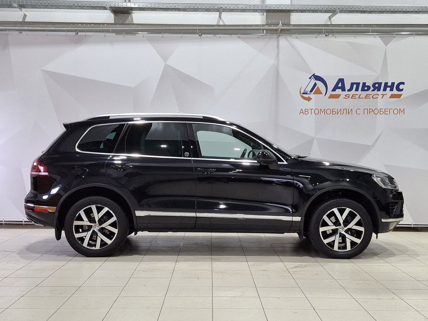 VOLKSWAGEN TOUAREG