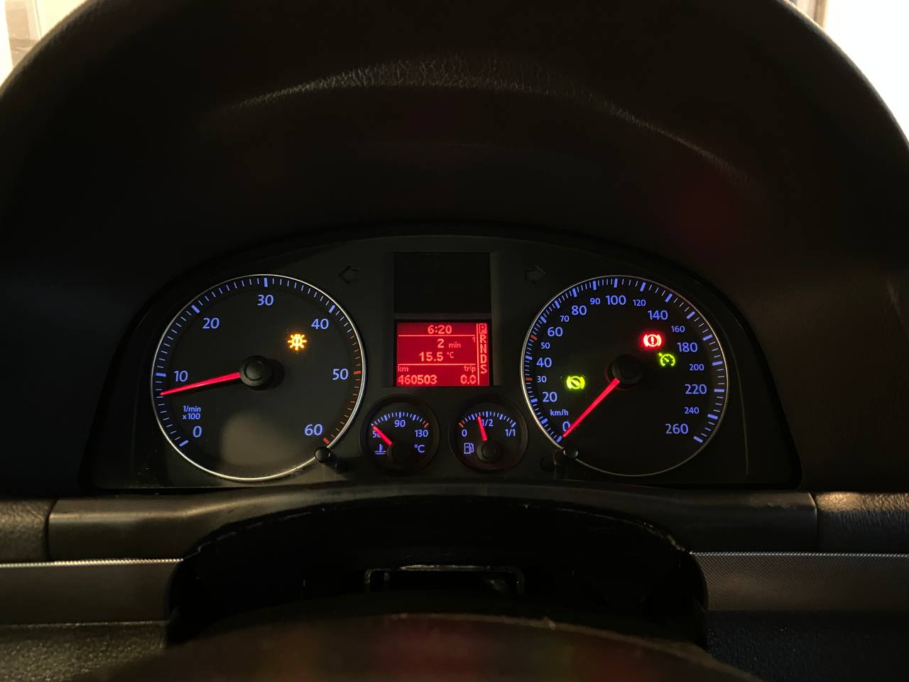 VOLKSWAGEN TOURAN