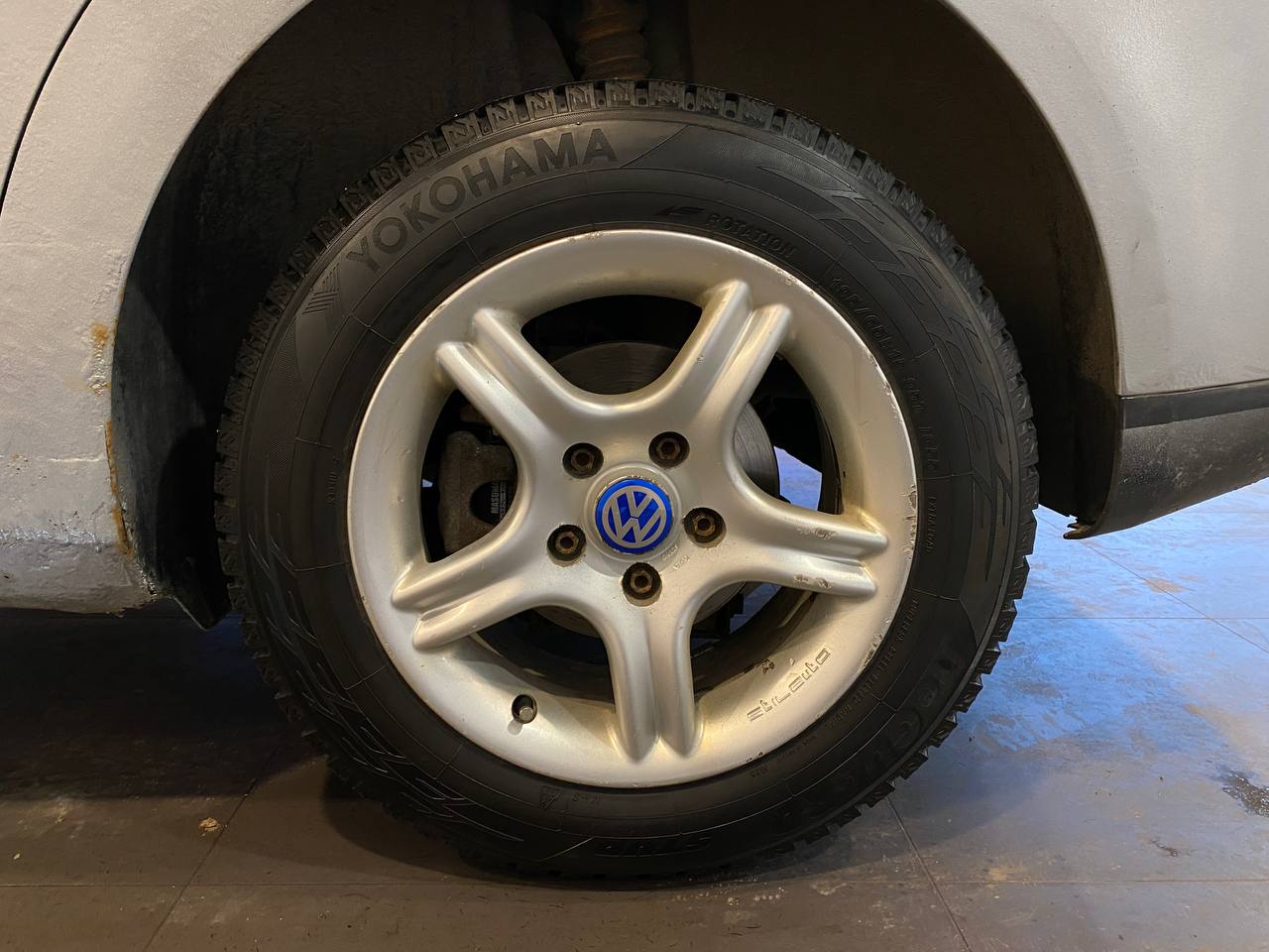 VOLKSWAGEN TOURAN
