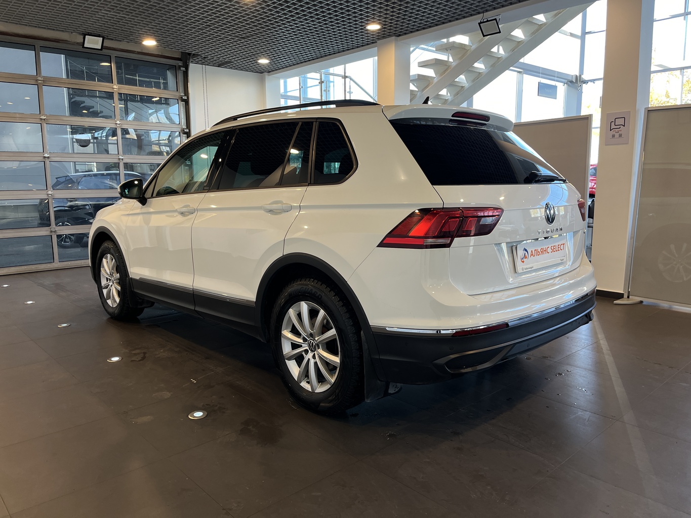 VOLKSWAGEN TIGUAN