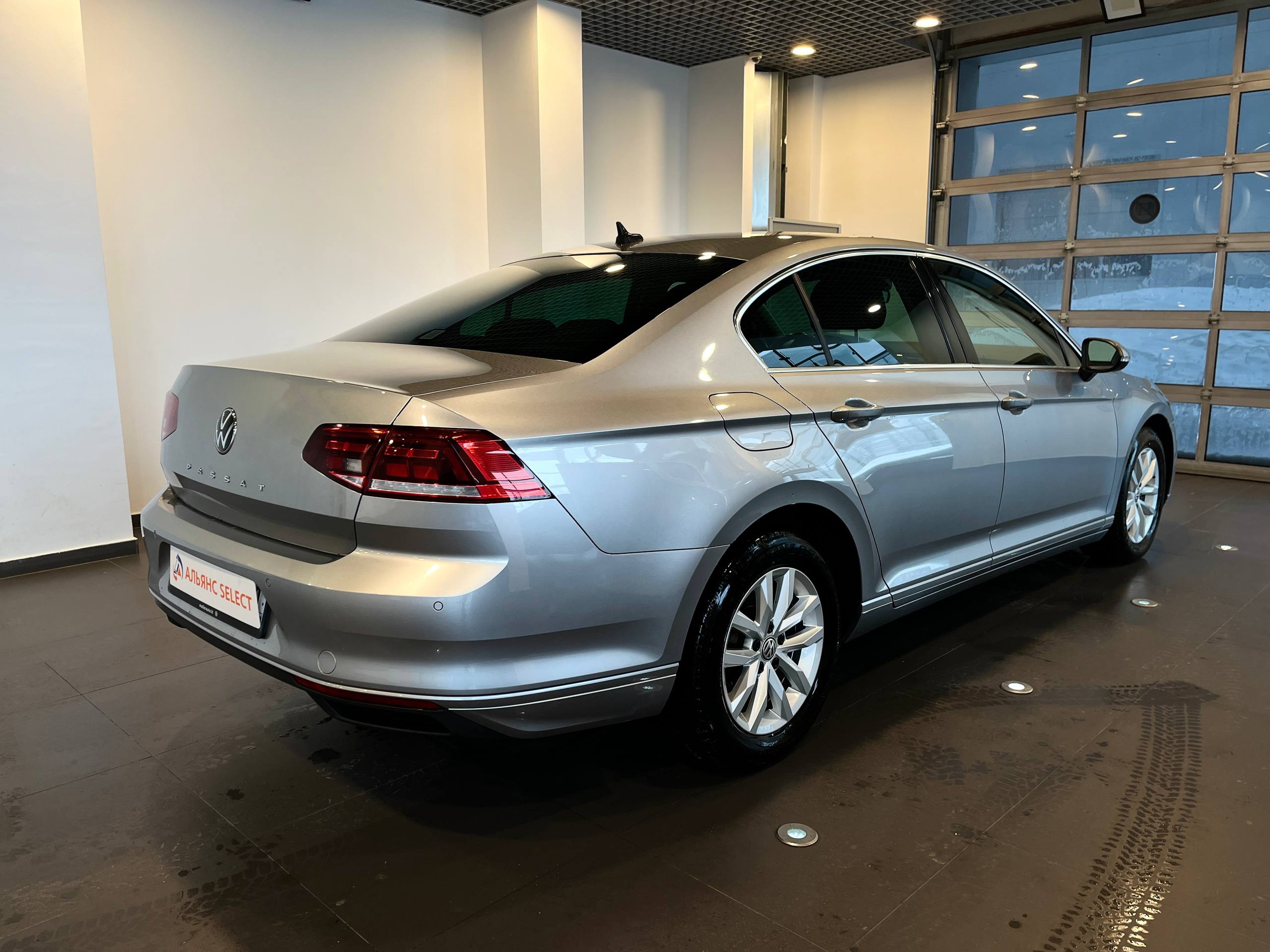 VOLKSWAGEN PASSAT