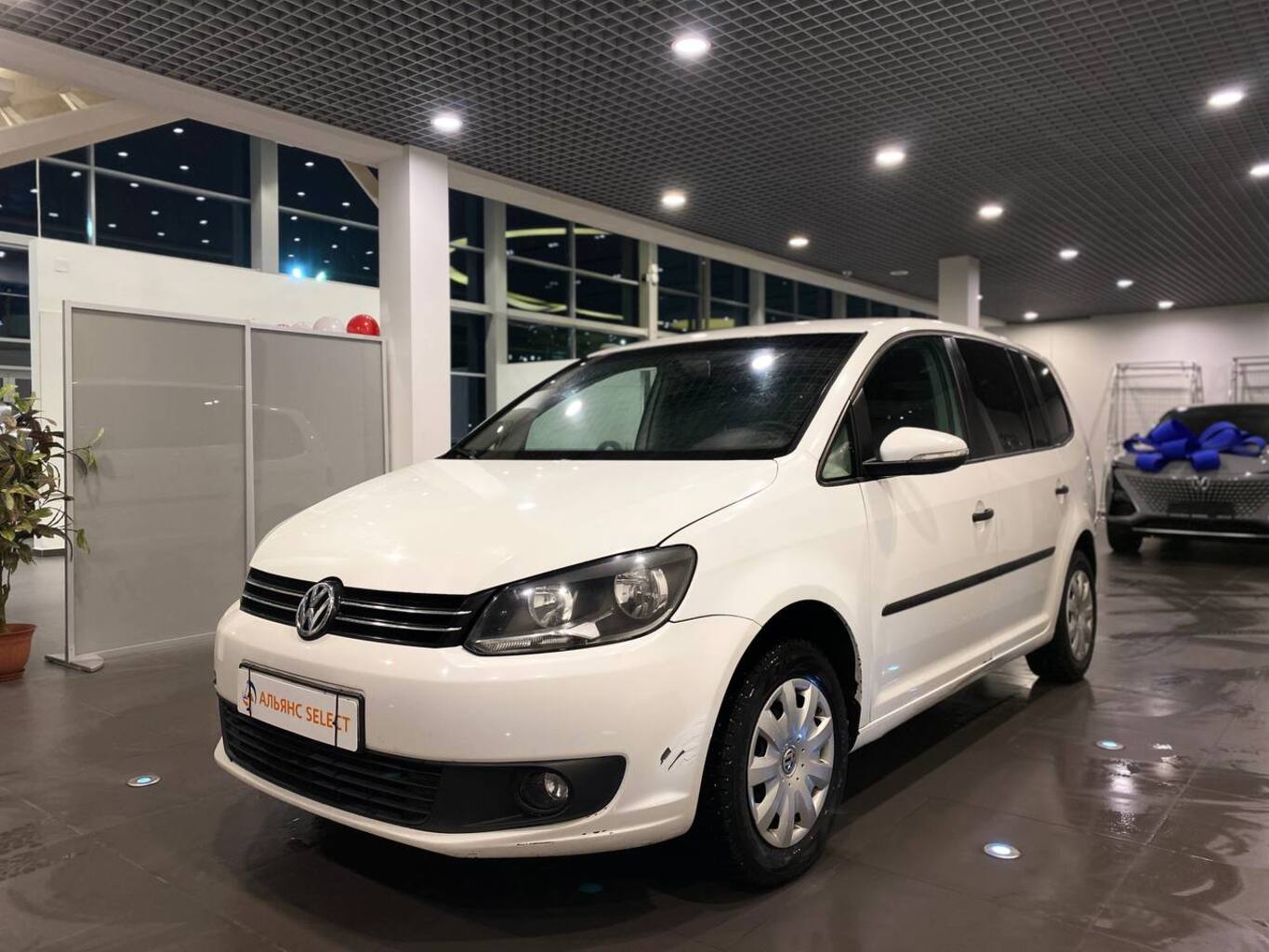 VOLKSWAGEN TOURAN