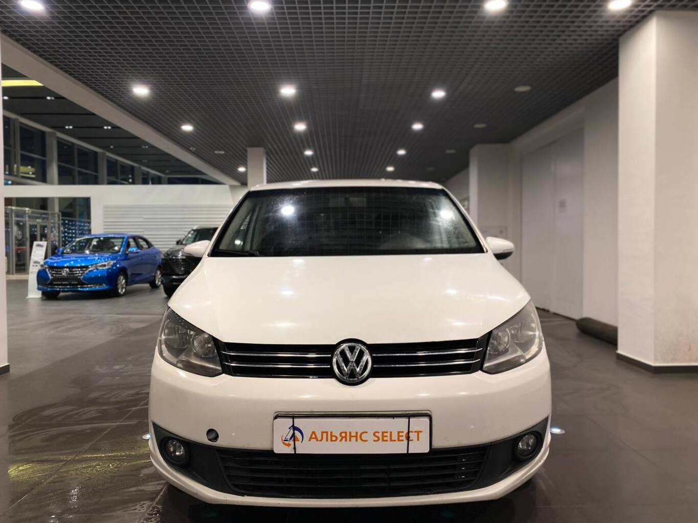 VOLKSWAGEN TOURAN