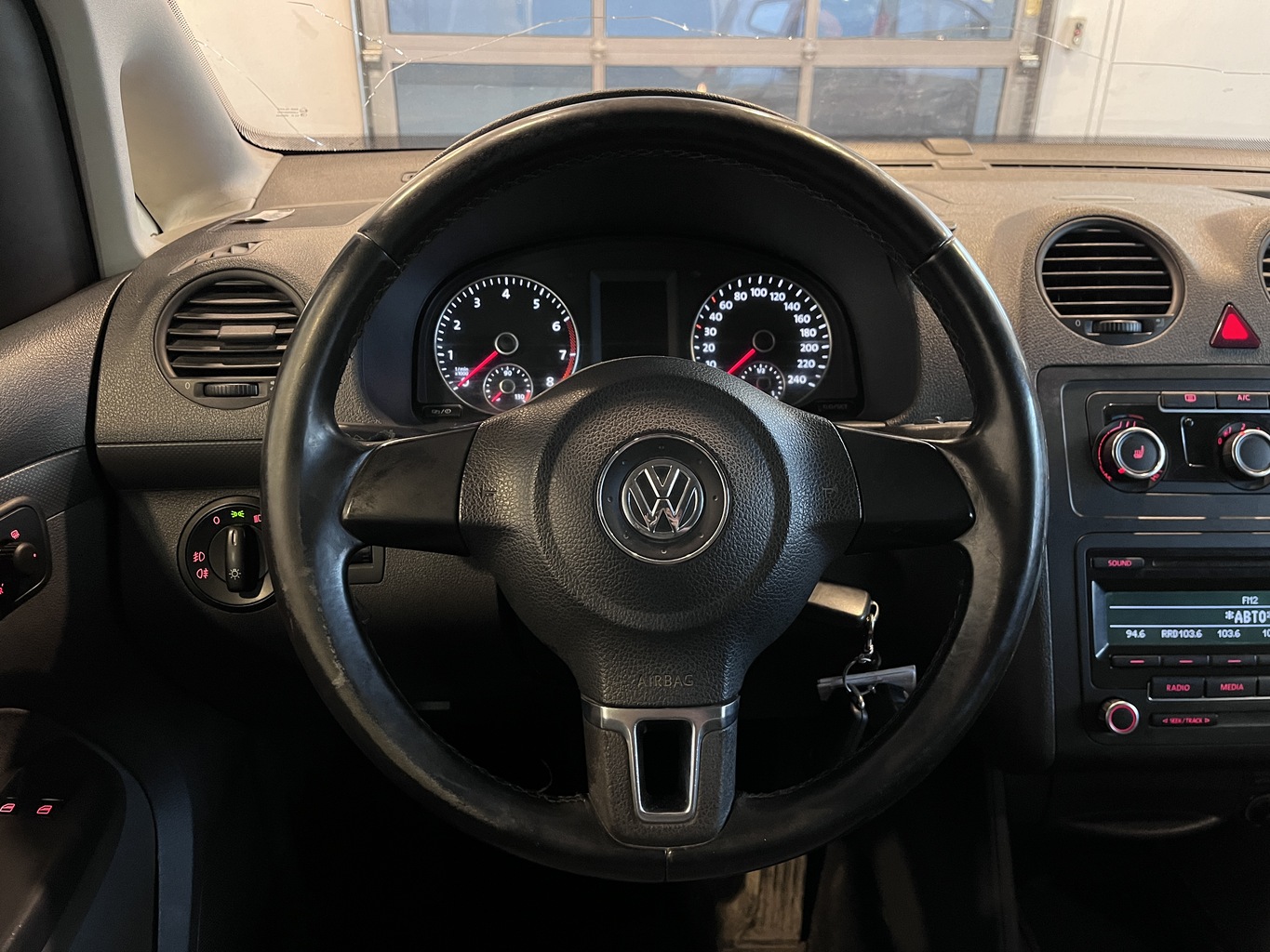 VOLKSWAGEN CADDY