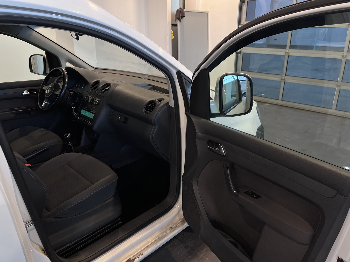 VOLKSWAGEN CADDY