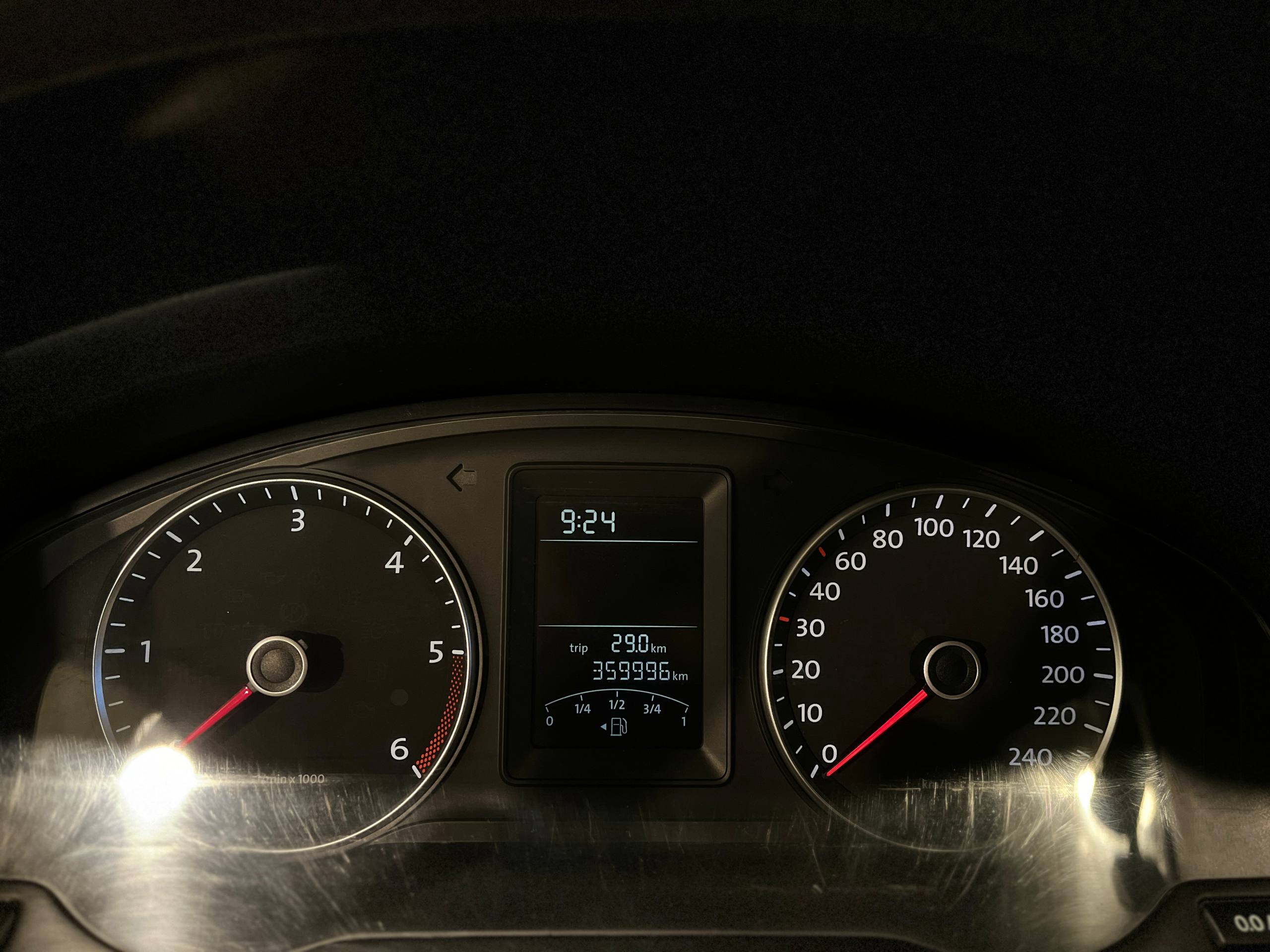 VOLKSWAGEN CARAVELLE