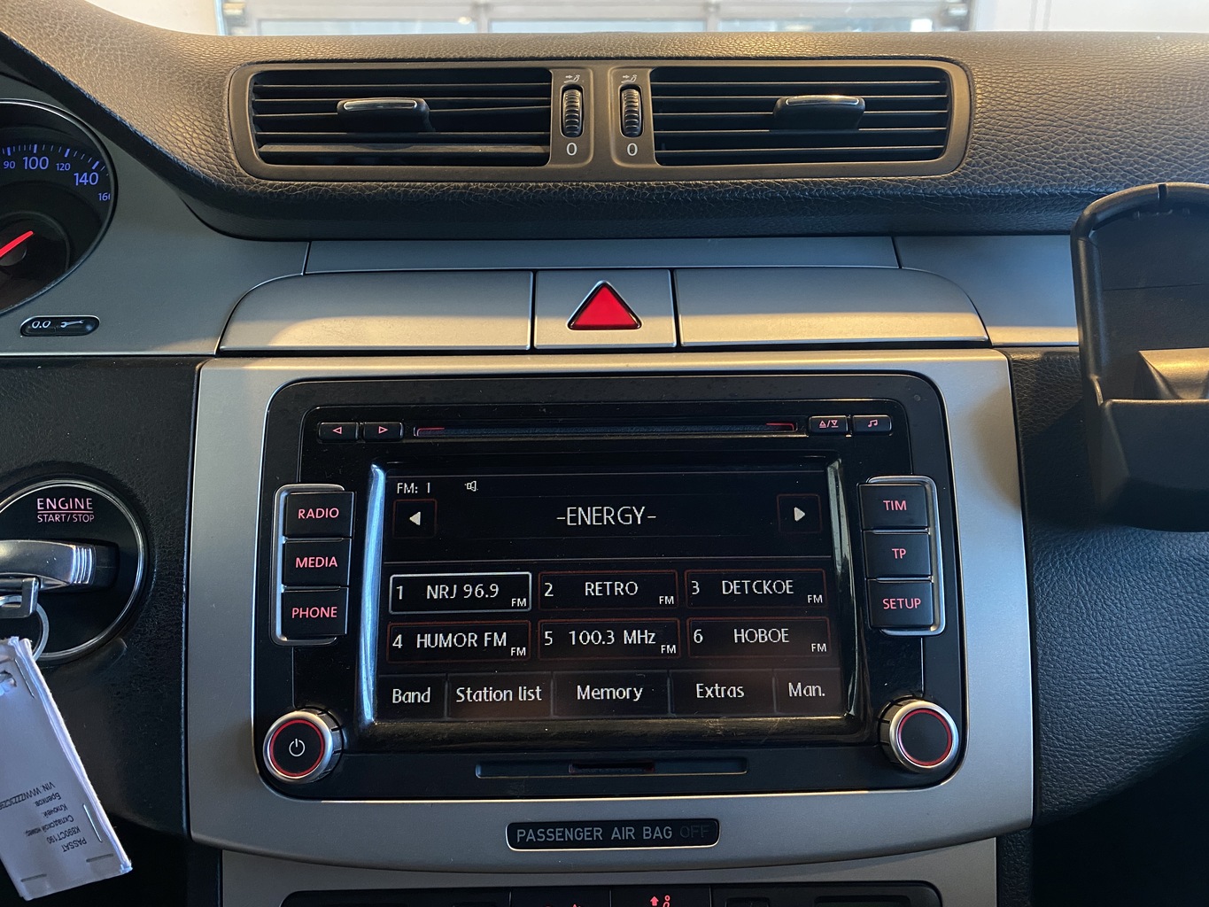 VOLKSWAGEN PASSAT