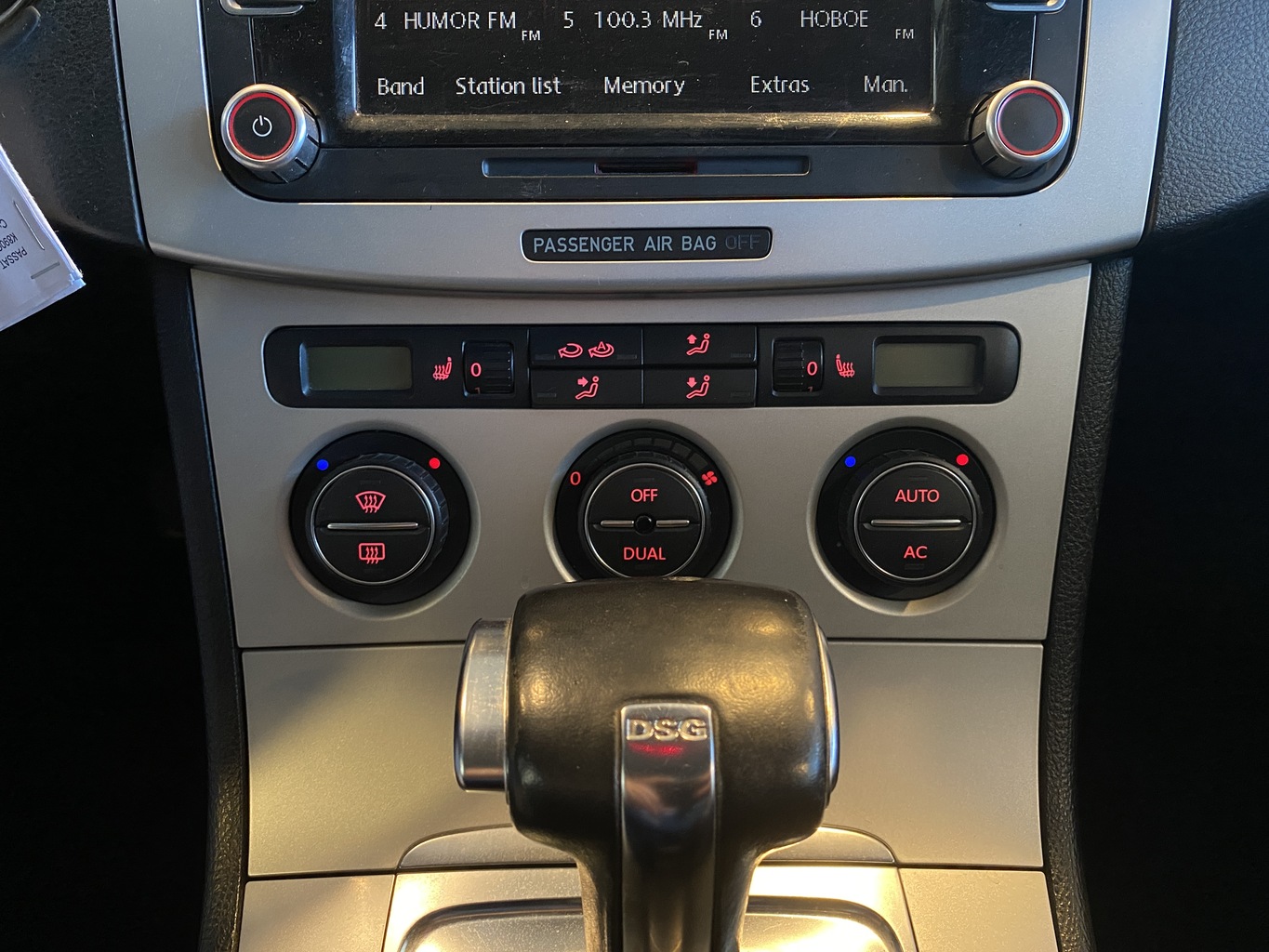 VOLKSWAGEN PASSAT