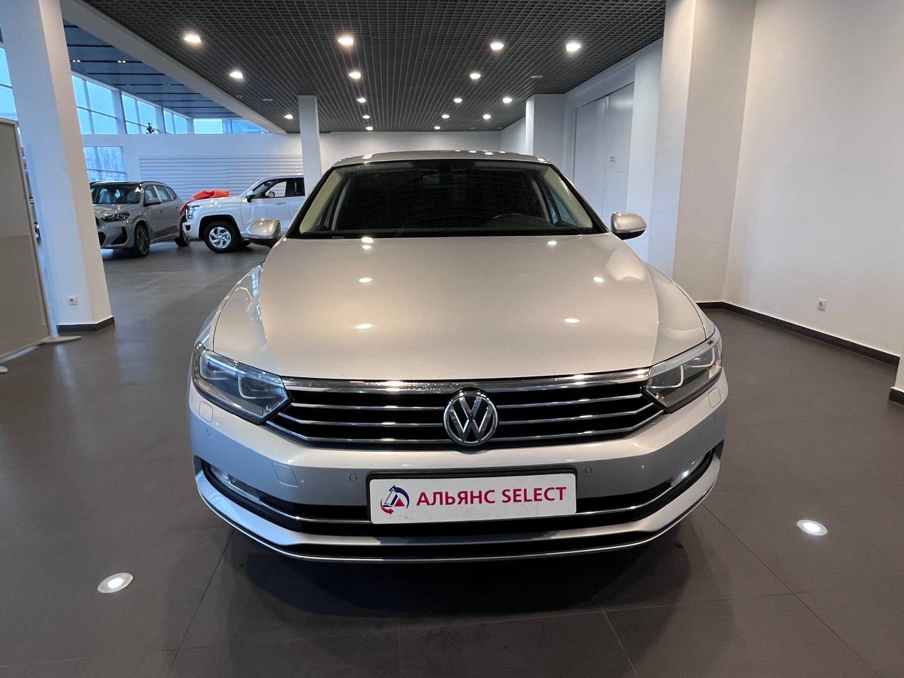 VOLKSWAGEN PASSAT