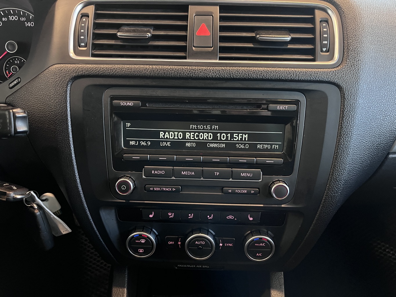 VOLKSWAGEN JETTA