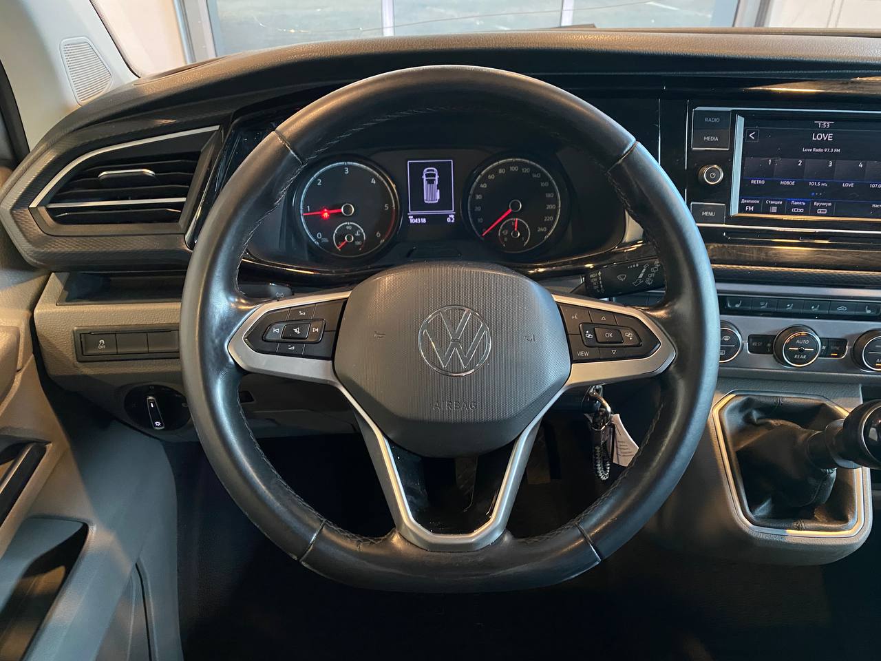 VOLKSWAGEN CARAVELLE