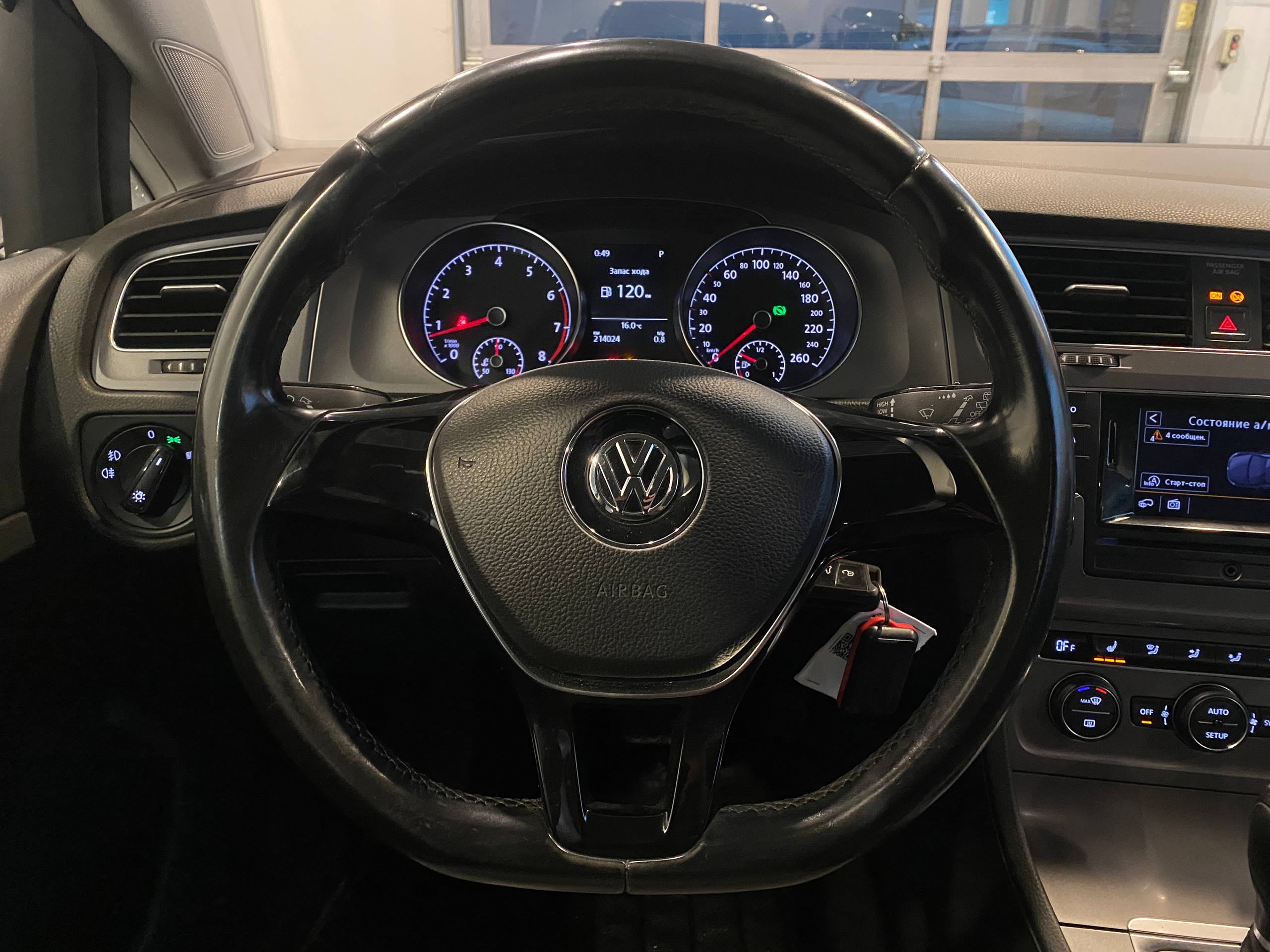 VOLKSWAGEN GOLF
