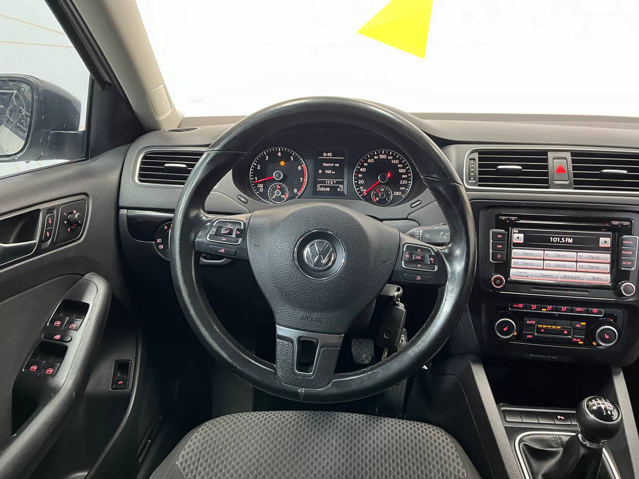 VOLKSWAGEN JETTA