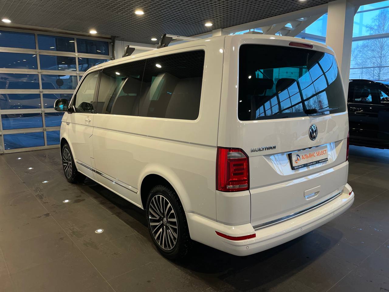 VOLKSWAGEN MULTIVAN