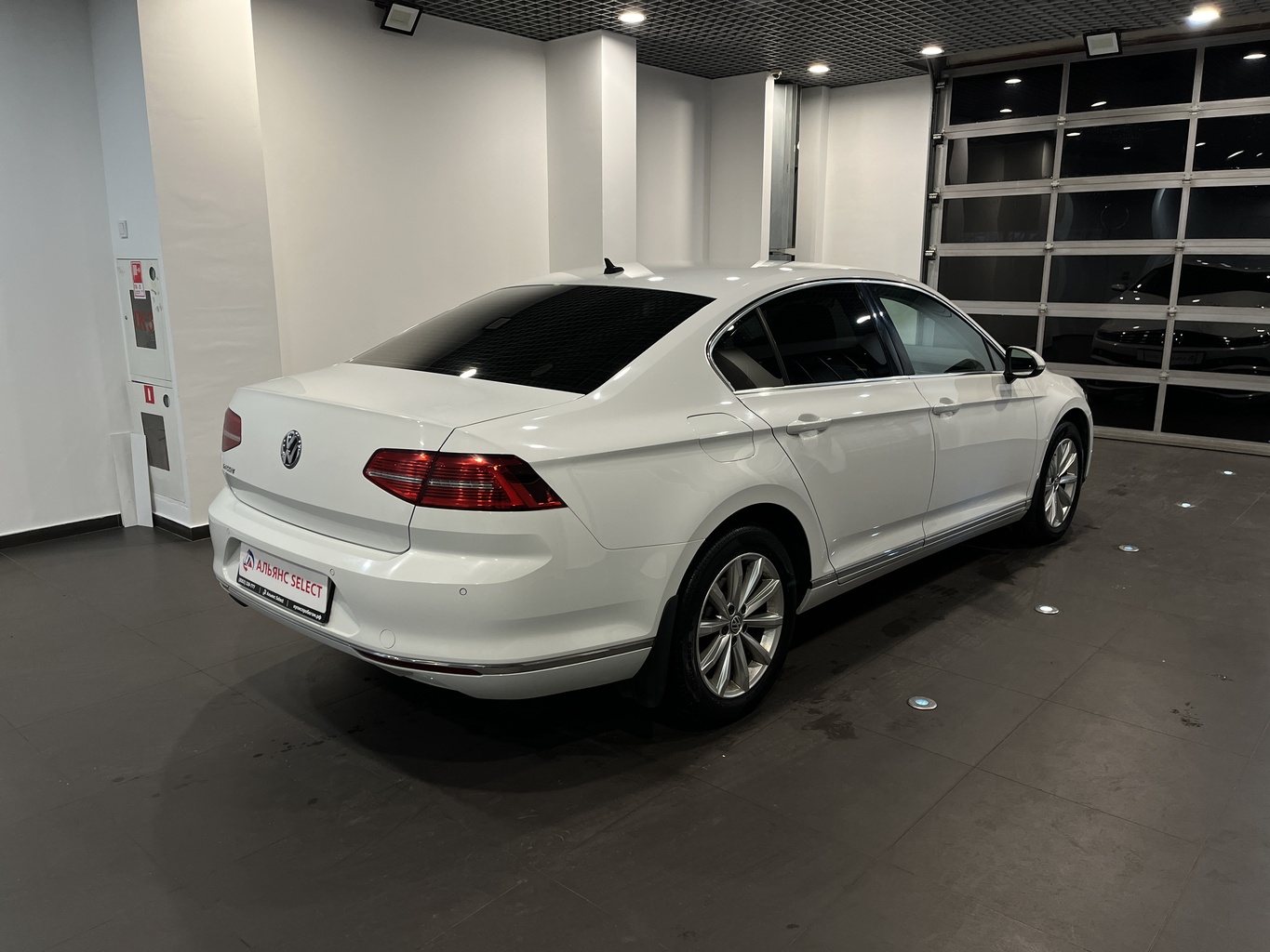 VOLKSWAGEN PASSAT